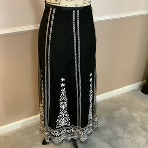 Peter Nygard black white skirt size 12